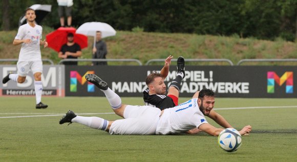 Eine Bauchlandung erlebten Ibrahim Yilmaz und der SV Gonsenheim in Völklingen.