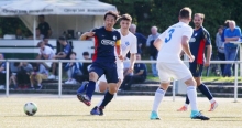 Kapitän Yuya Okuda versucht das Spiel des FC Basara anzukurbeln.
