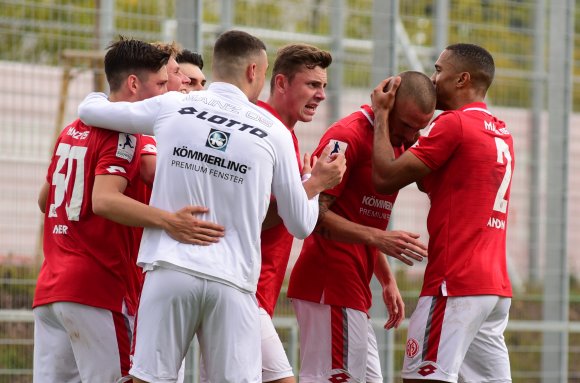 Der Sieg gegen den Bahlinger SC zeigte: Auch nur einmal jubeln zu dürfen, kann für drei Punkte reichen. Auch bei den Offenbacher Kickers, nächste Station der U23, klappte dies in der vorigen Saison.