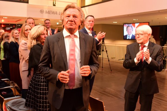 Nahm die Standing ovations gerührt entgegen: Harald Strutz, erster Ehrenpräsident des FSV Mainz 05.