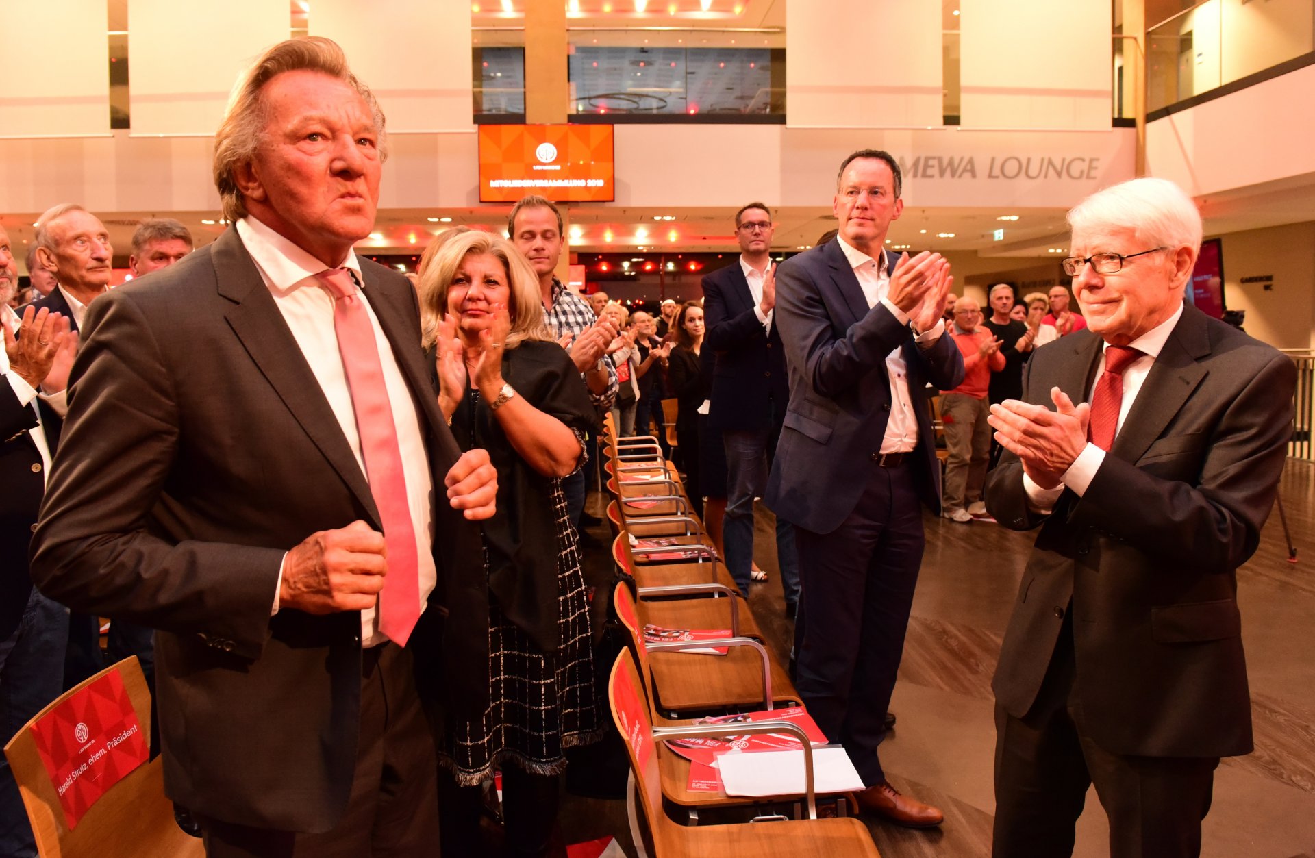 Harald Strutz kämpfte angesichts der Standing ovations mit den Tränen.