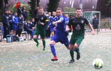 Mühsam und feucht ging es beim 1:1 im jüngsten Heimspiel der TSG Bretzenheim 46 (Mitte: Nils Krämer) gegen den VfR Grünstadt zu. Nun geht es für das Krisenteam zu den Pfälzern, bei denen im Frühjahr ein 2:1-Sieg gelang.
