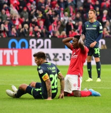 Ridle Baku mochte es nicht glauben: Soeben hatte er eine Großchance zum 1:0 vergeben. Es sollte noch schlimmer kommen.