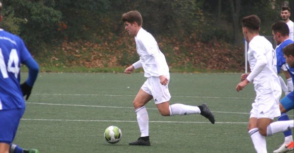 Lange Innenverteidiger, aktuell ein Sechser mit Vorwärtsdrang: Luca Scherer leitete vor allem mit seiner Kopfballstärke das Ende eines langen Bretzenheimer Leidenswegs ein. Und das sogar mit einem Hattrick.