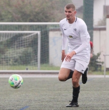 Roman Meyenburg musste in Offenbach gegen seine Empfehlung auf die rechte Außenverteidigerposition wechseln. Das hinderte ihn aber nicht daran, den 2:2-Ausgleichstreffer zu erzielen.