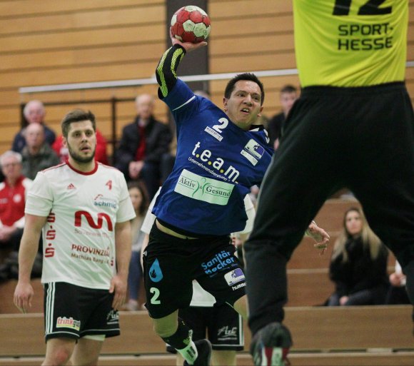 Dass der TV Mülheim trotz seines Mittelfeldplatzes für seine Sportfreunde immer ein unangenehmer Gegner ist, erfuhr Kotrainer Armin Henke selbst beim jüngsten Gastspiel der Rheinländer in der Waldsporthalle, das 23:24 verlorenging.