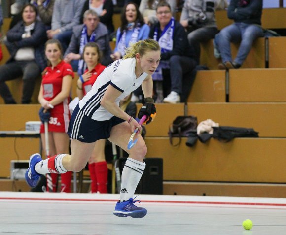 Aline Bessling trug sich beim ersten Hallenrundenspiel in Bad Kreuznach gleich dreimal in die Torschützenliste ein.