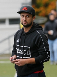 Noch ist es ein weiter Weg zum Klassenverbleib für Johannes Frank und Türkgücü Mainz. Über den ersten Sieg durfte sich der neue Trainer immerhin schon mal freuen.