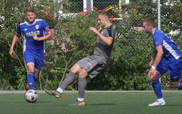 Patrick Schenck musste das Derby gegen die TSG Bretzenheim angeschlagen vorzeitig beenden, dennoch könnte er auch im Rückrundenspiel gegen Viktora Herxheim dabei sein. Es gilt, es in der Pfalz besser zu machen als bei der 0:1-Heimniederlage im August.