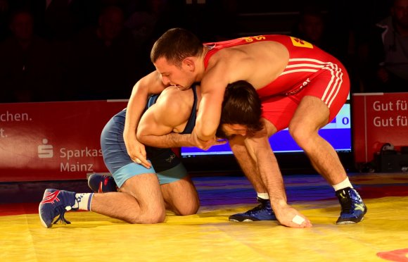 Dawid Ersetic (r.) setzte sich mit 4:1 gegen Ruslan Kudrynets durch...