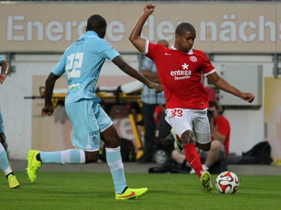 Zweite Ausleihe: Chinedu Ede (r.) spielt in den nächsten Monaten für Anorthosis Famagusta.