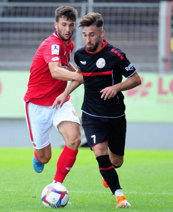 Marin Sverko (l.) wird in dieser Saison nicht mehr für die Mainzer U23 spielen.