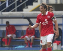 Erleichterung bei Julian Baumgartlinger: Durch den späten Ausgleich blieb den 05ern der komplette Fehlstart verwehrt.