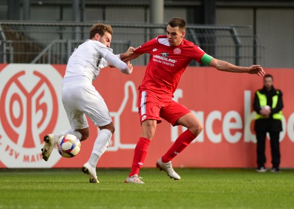 Gegen den FC-Astoria Walldorf werden Jonas Fedl und seine Kollegen in der 05-Defensive stärker gefordert werden als zuletzt in Balingen.