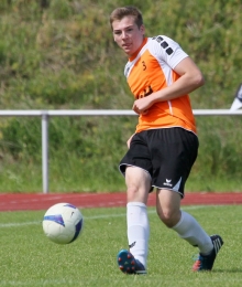 Marc-André Schramm und sein FSV Saulheim sind optimal in die höhere Liga gestartet. Aber auch die SpVgg Ingelheim II, die wesentlich mehr Startschwierigkeiten in der Bezirksliga zeigte, hat nun mit dem Punkten angefangen. Der Saulheimer Mittelfeldmann kann daher nicht unbedingt von einem lockeren Nachmittag ausgehen, wenn beide Mannschaften am Sonntag aufeinandertreffen.