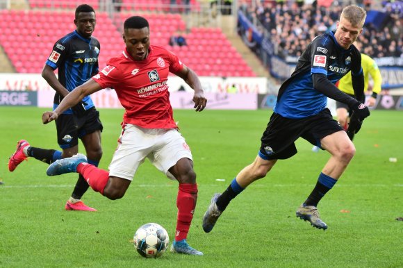 Ridle Baku und dem FSV Mainz 05 bietet sich am Sonntagabend die Chance, sich auf sieben Punkte von Fortuna Düsseldorf abzusetzen.