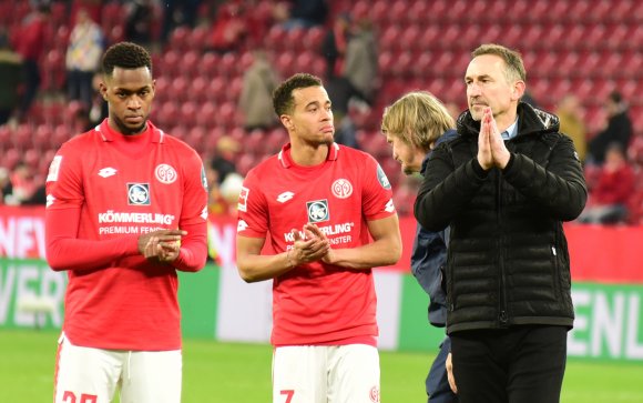 Ratlosigkeit allenthalben: Wie nach dem jüngsten Bundesligaspiel gegen Fortuna Düsseldorf wissen Spieler wie Verantwortliche des FSV Mainz 05 derzeit nicht, wann es weitergeht mit der Saison. Die bisher als Geisterspiel angesetzte Partie beim 1. FC Köln entfällt jedenfalls.