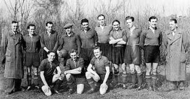 Mainz 05 im Jahr 1945: Erich Reith überragt sie alle.