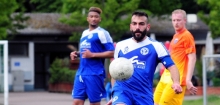Für Ertan Ekiz (vorne) und Joseph Meier geht es am Sonntag um drei Punkte und zwei Serien: Mit dem SV Gonsenheim wollen sie den dritten Sieg hintereinander feiern. Und gegen den SC Idar-Oberstein wollen sie nach vier Spielen ohne Sieg erstmals gewinnen.