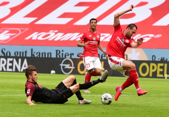 Levin Öztunali fand vor der Pause nicht, danach etwas besser ins Spiel.