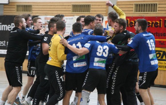 Bis die Ballsportler in den Hallen wieder so eng zusammenkommen dürfen, wie die Handballer der SF Budenheim II im April vorigen Jahres beim Gewinn der Rheinhessenligameisterschaft wird es noch etwas dauern.
