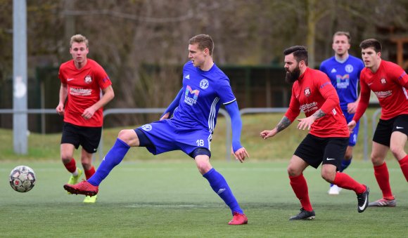 Passt ins Schott-Schema: Dominik Ahlbach (2.v.l.), hier noch im Trikot des SV Gonsenheim.