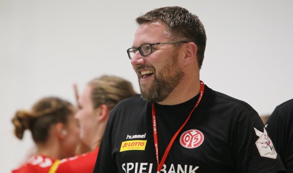 Erst Dritte, dann Zweite, und zum Schluss sogar noch eine Saison Erste Liga erlebte Thomas Zeitz in seinen mehr als sieben Jahren als Trainer in Mainz. Am Dienstagabend gibt er im kleinen 05-Kreis seinen Ausstand.