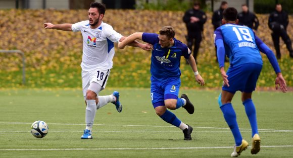 Mit Eintracht Trier darf sich der SV Gonsenheim (l. David Meurer) auch in der nächsten Saison messen.