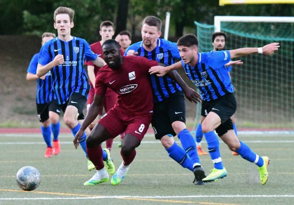 Raphael Assibey-Mensah erzielte im zweiten Spiel beide Schott-Treffer.