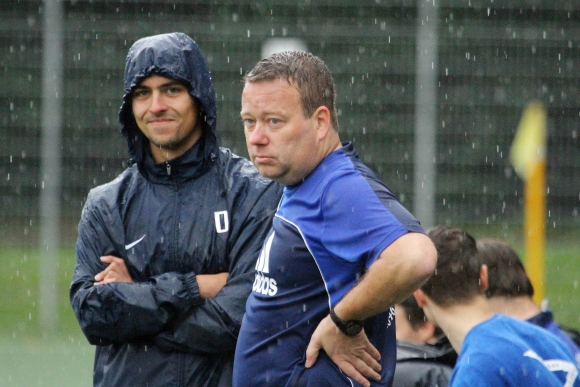 Auf Trainer Timo Schmidt (r.), Kotrainer Dennis Dahms und die TSG Bretzenheimn wartet eine schwere Aufgabe. Es wäre allerdings nicht die erste, die der Bezirksligist in dieser Saison gelöst hat.