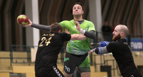 Mit dem Spiel des TV Bodenheim (Mitte: Matthias Carl) bei der TG Osthofen beginnt am 31. Oktober die Saison in der Handball-Rheinhessenliga.
