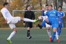 Steile Karriere: Karsten Endlich (r.) trug in den meisten Testspielen die Kapitänsbinde. Dabei geht der 22-Jährige erst in seine zweite Saison mit den Mombachern.