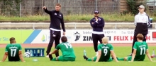Einiges zu erklären: David Klose (stehend, links) ist zuversichtlich, dass er sich mit der SpVgg Ingelheim in der Landesliga vor keinem Gegner verstecken muss.