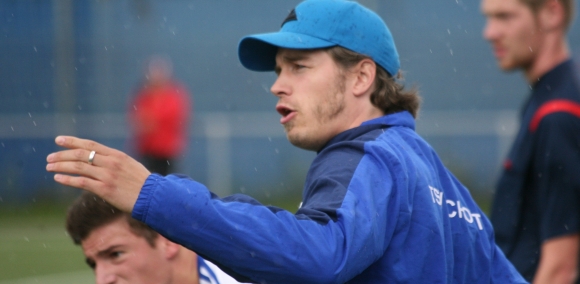 Darf sich über einen gelungenen Saisonauftakt freuen: Christian Bolm, Trainer der U19 des TSV Schott.