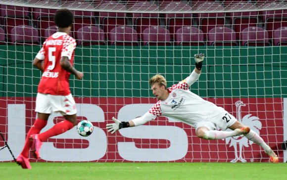 Am Gegentor beim 5:1 gegen den TSV Havelse traf Robin Zentner keine Schuld. Vor dem Pokalspiel war klar, dass der 25-Jährige die Nummer eins der 05er bleibt.