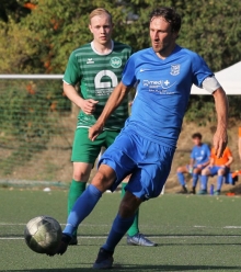 Ein Kapitän soll Vorbild sein. Fynn Pierrets erfüllt diese Aufgabe bei der TSG Bretzenheim sogar als Torschütze. Zwei entscheidende Treffer steuerte er zum Sieg in Alzey bei.