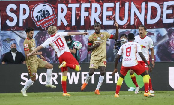 Emil Forsberg bereitete der Mainzer Hintermannschaft gewaltige Probleme. Unter anderem bereitete er das 3:1 vor.