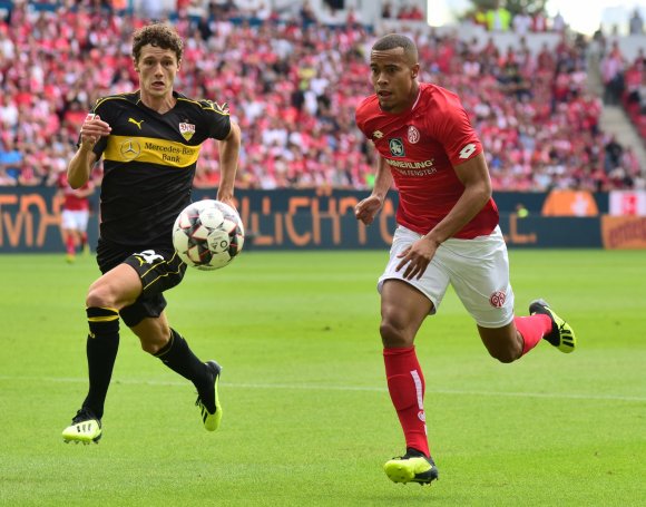 Beim 1:0-Heimsieg gegen den VfB Stuttgart in der vorvergangenen Saison bereitete Robin Quaison (r.) den 1:0-Siegtreffer durch Anthony Ujah vor.