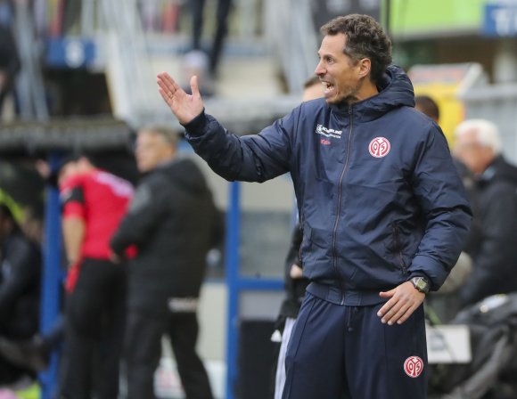 Beim 2:1-Sieg in Paderborn stand Jan-Moritz Lichte schon mal als Chef an der Seitenlinie. Damals noch als Kotrainer, der den gesperrten Sandro Schwarz vertrat, und mit längeren Haaren als heute.