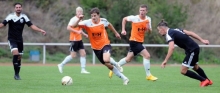 Im Mai 2016 verabschiedete Manuel Helmlinger (M.) sich aus Saulheim als Torschützenkönig der Bezirksliga. Nach je zwei Jahren in Alzey und Waldalgesheim ist er im Sommer zum FSV zurückgekehrt.