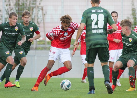 Cyrill Akono zeigte sich im Mainzer Angriff sehr agil und verwertete eine Vorlage vom Oliver Wähling zu seinem ersten Saisontreffer.  