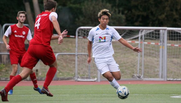 Zu einem rheinhessischen Oberligaderby empfangen Ryusuke Inamura (r.) und der SV Gonsenheim am Sonntag Aufsteiger Alemannia Waldalgesheim.