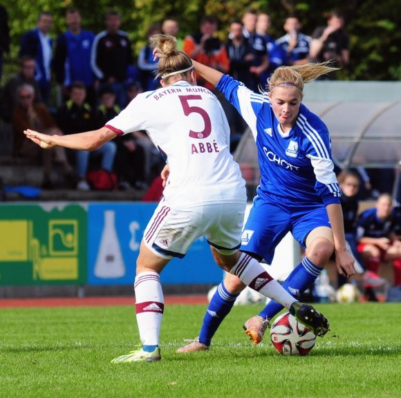 Beim TSV Schott unternahm Laura Freigang ihre ersten Schritte hin zum Profifußball. Inzwischen ist sie A-Nationalspielerin.
