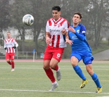 Gegen den FC Gießen kam Janek Ripplinger (r.) kaum einmal in aussichtsreiche Situationen. In Balingen werden es noch weniger sein - der Schott-Torjäger fällt aus.