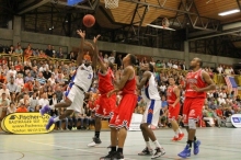 Die vielen Zuschauer im Theresianum sorgten beim Benefizspiel zugunsten der Kinderkrebshilfe in Mainz für eine stimmungsvolle Kulisse. 