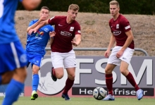 Für Luca Baderschneider (Mitte, im Testspiel gegen den SV Gonsenheim) reichte es in der laufenden Saison nicht zu einem Einsatz in der Regionalliga. Grund für den Wechsel des Linksverteidigers zum SC Idar-Oberstein ist aber die Nähe zu seinem Arbeitsplatz.