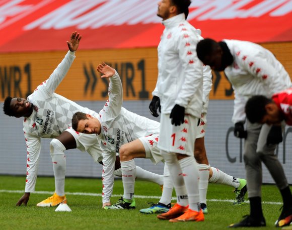 Danny da Costa (l.) und Nebenmann Dominik Kohr wollen mit Mainz 05 den Verbeib in der Bundesliga bewerkstelligen..