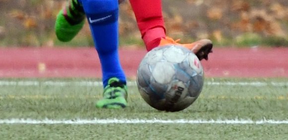 Am 30. Juni wird die Saison im Amateurfußball enden. Ob sie aber bis dahin überhaupt wieder aufgenommen wird, ist offen.