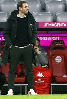 Jan Siewert, Juniorencheftrainer des FSV Mainz 05, glaubt noch an eine Fortsetzung der Saison in den Nachwuchsbundesligen.