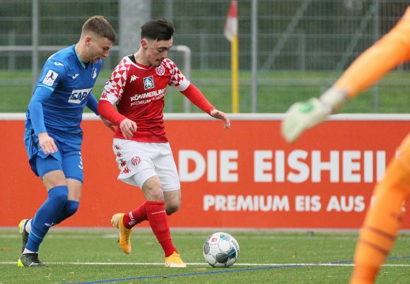 Gerne würde Bartosch Gaul eine konstante Dreier-Angriffsreihe mit Paul Nebel für sein Regionalligateam aufbieten. Bei dem 18-Jährigen wie bei Marlon Mustapha ist der U-23-Trainer aber auf die Abordnungen aus dem Bundesligakader angewiesen. 